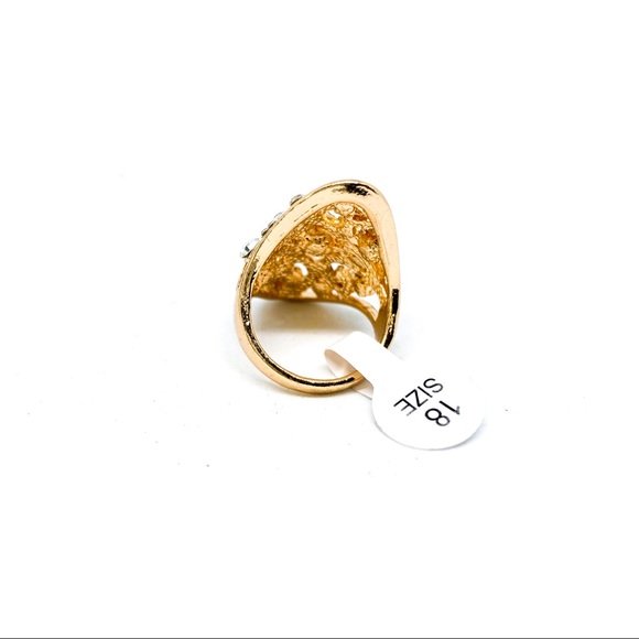 NWT Gold cocktail Statement Ring - Picture 3 of 6